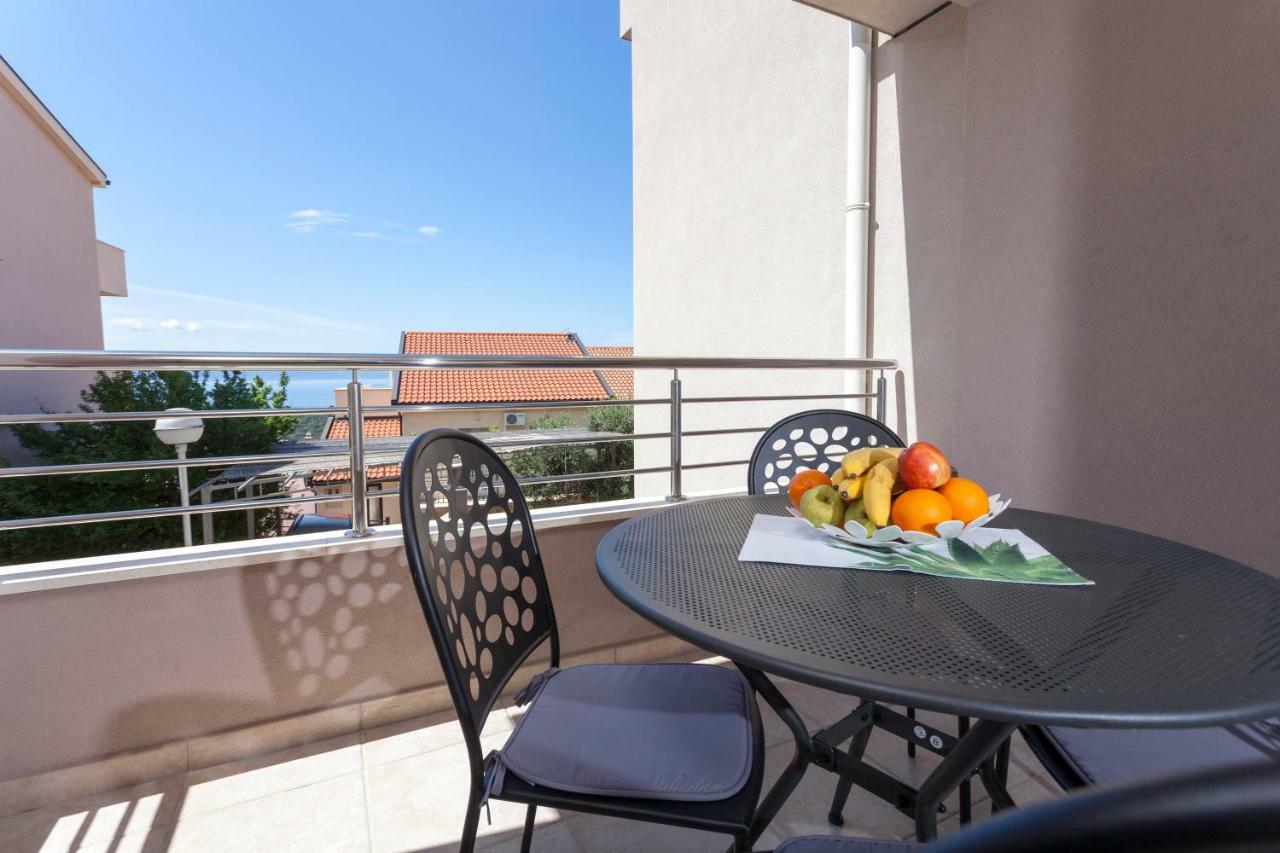 Apartments Dora Makarska Exterior photo