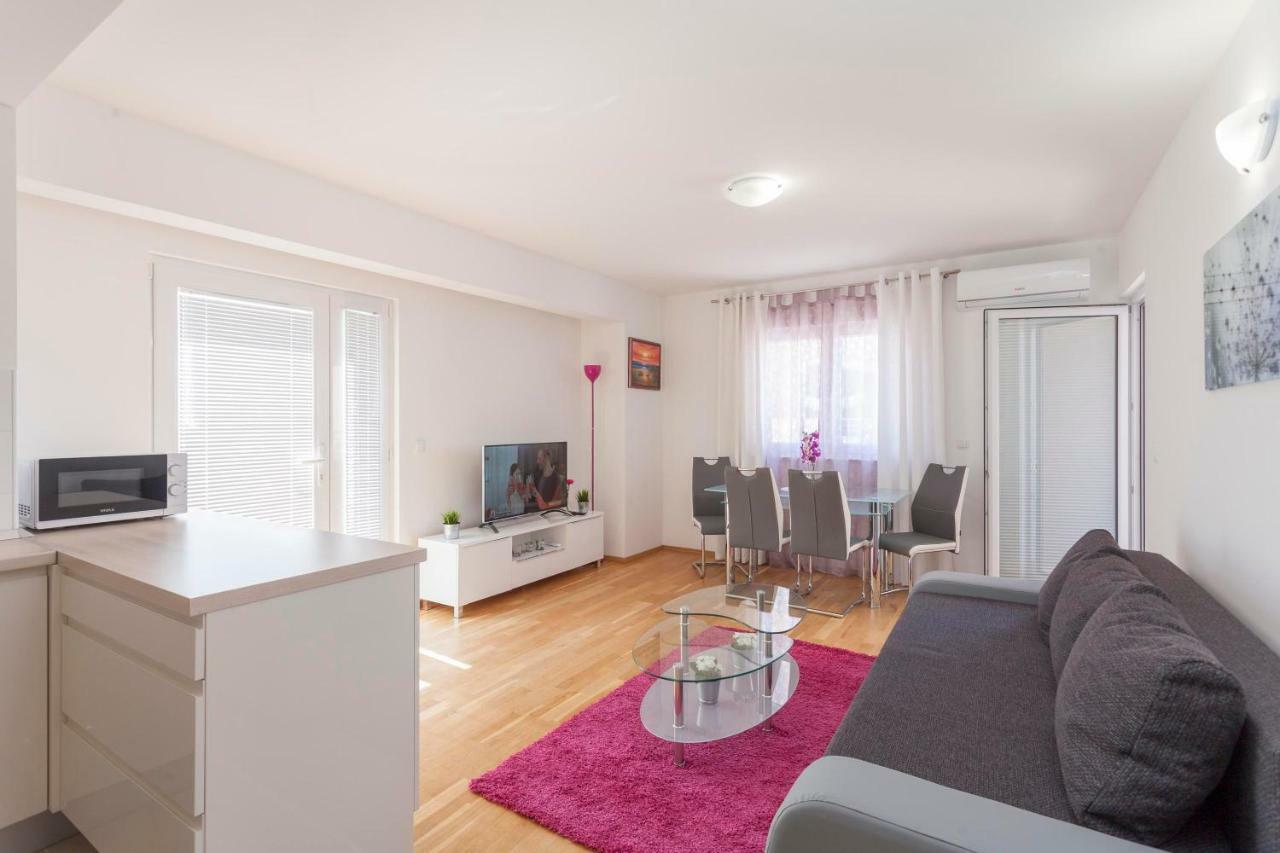 Apartments Dora Makarska Exterior photo