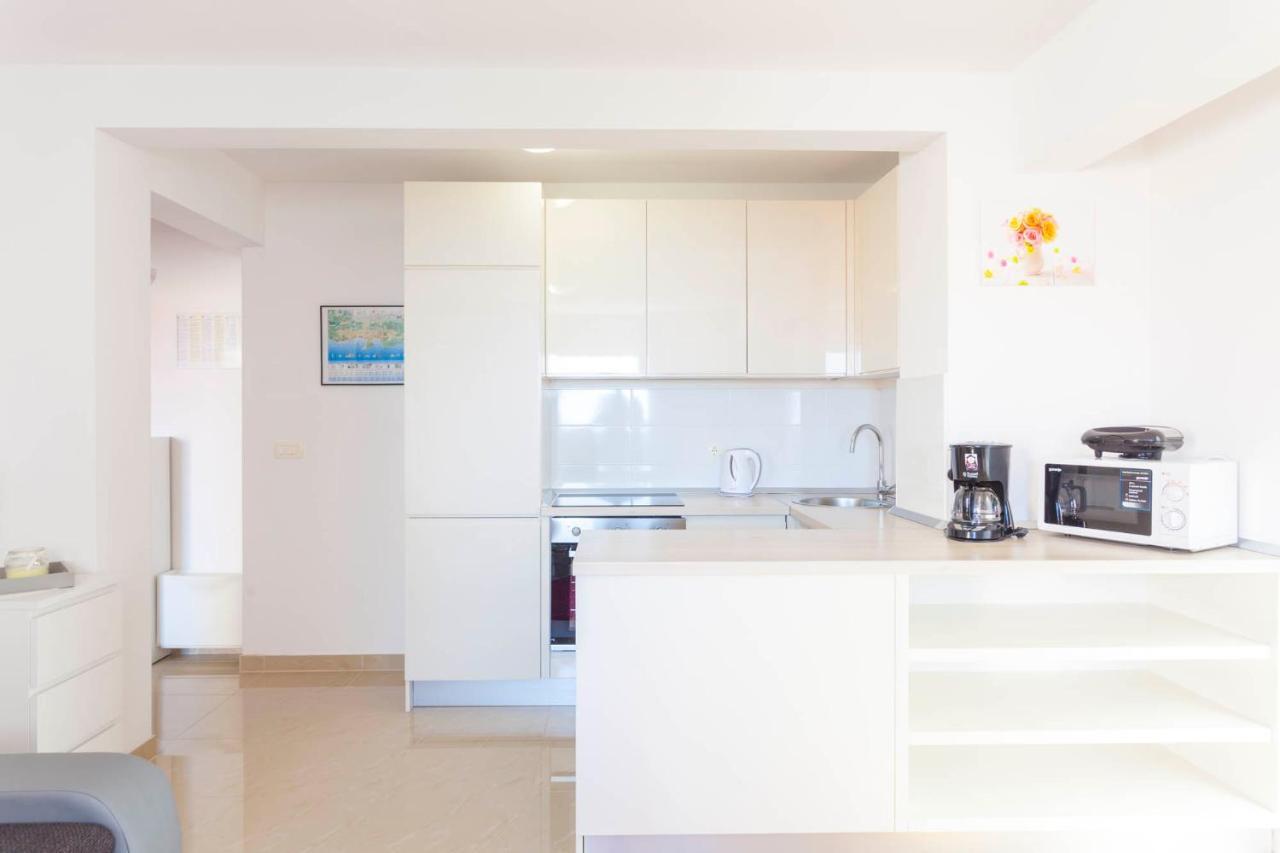Apartments Dora Makarska Exterior photo